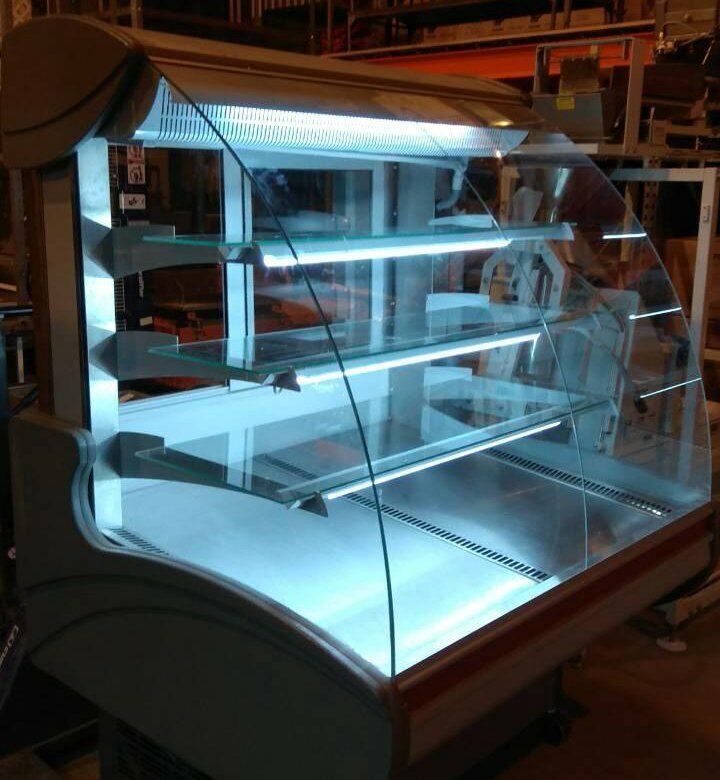 Кондитерская витрина  айсберг